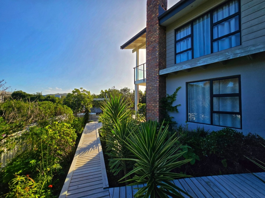 7 Bedroom Property for Sale in Kingfisher Creek Western Cape